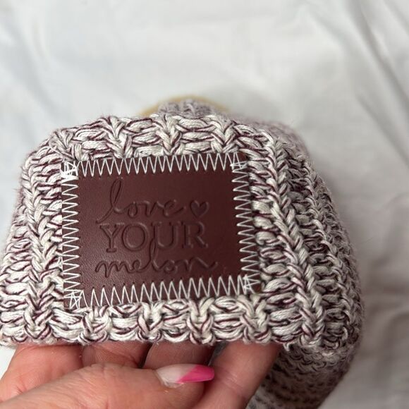 Love Your Melon Maroon/White Knit Fur Removable Pom Pom Beanie Hat. - Picture 8 of 8